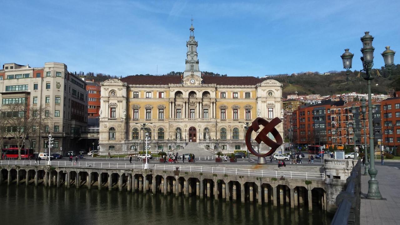 Lux Cityhall + Parking Bilbao Eksteriør bilde