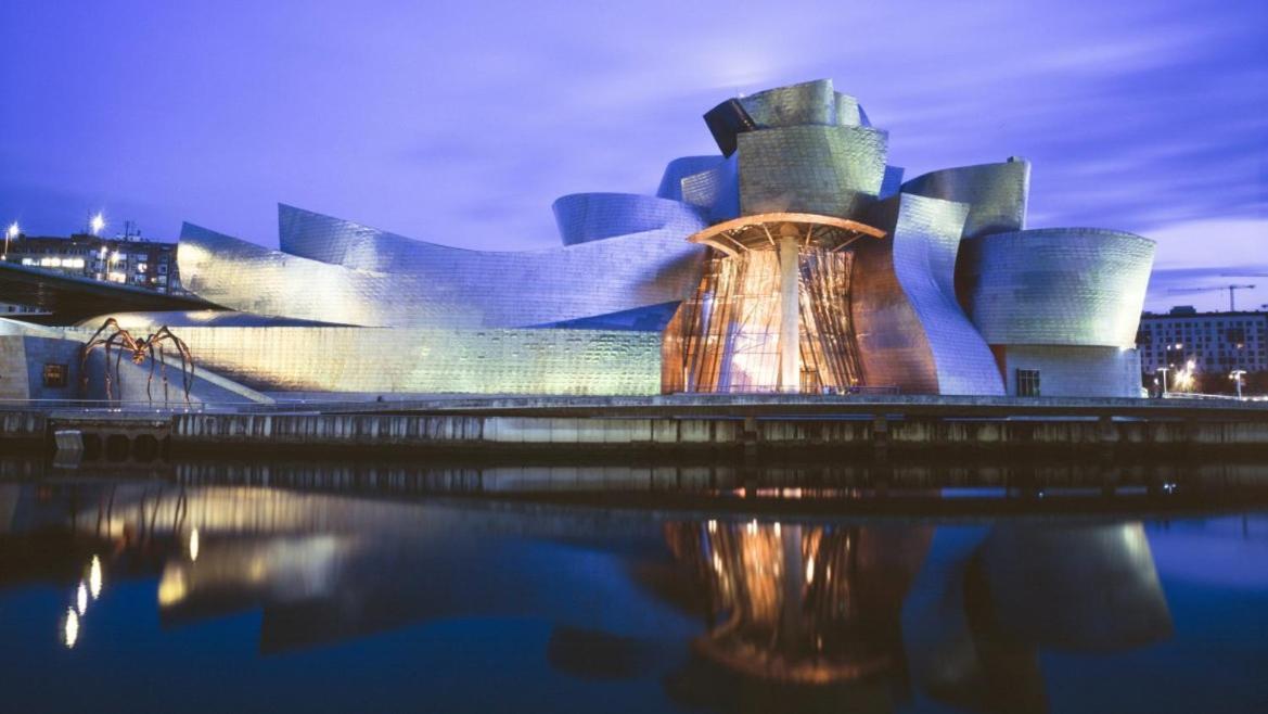 Lux Cityhall + Parking Bilbao Eksteriør bilde