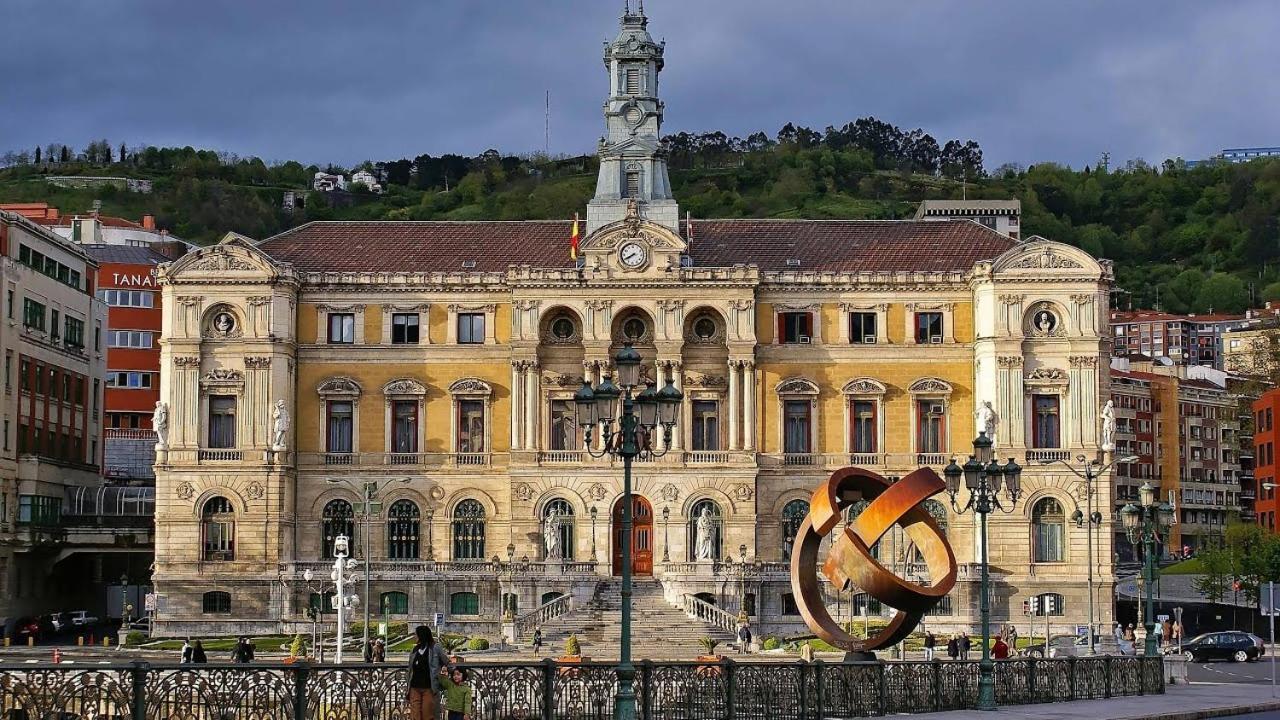 Lux Cityhall + Parking Bilbao Eksteriør bilde