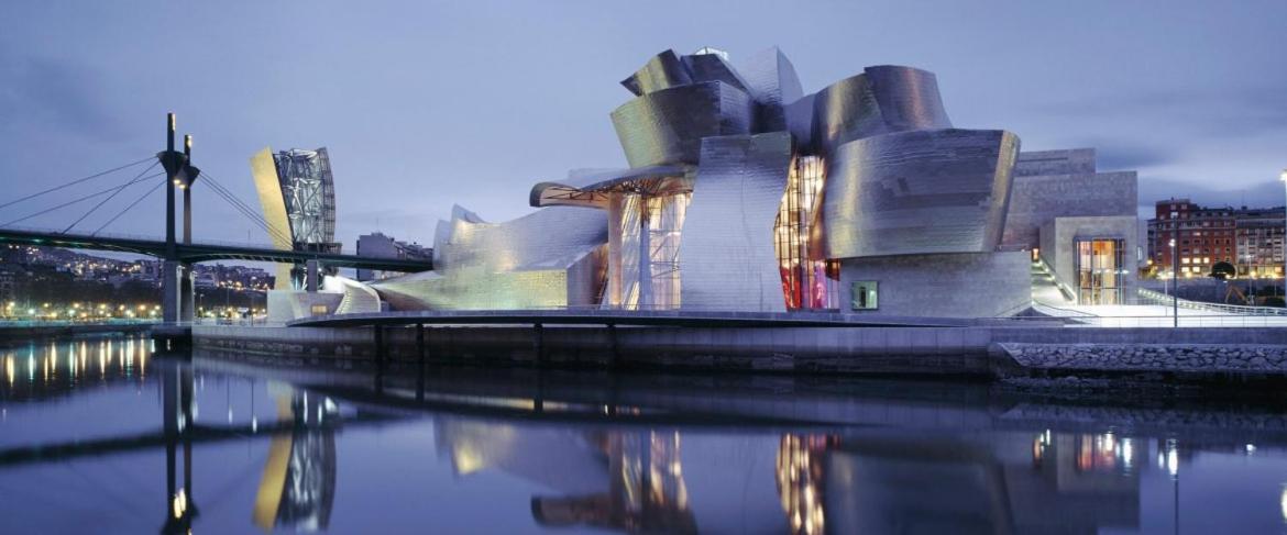 Lux Cityhall + Parking Bilbao Eksteriør bilde